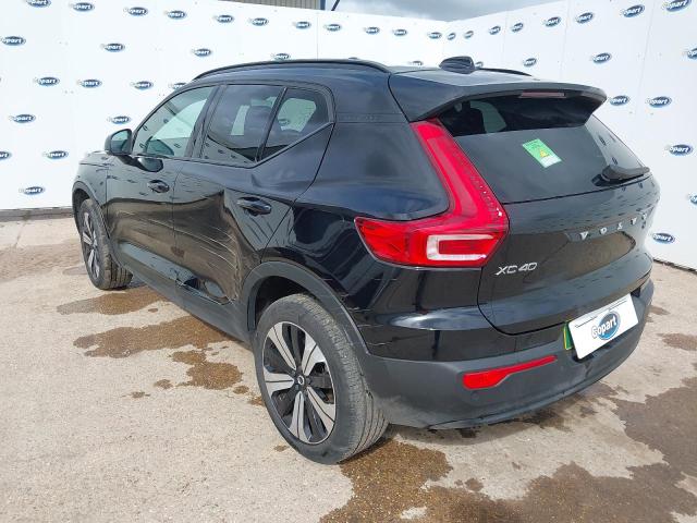 2023 VOLVO XC40 CORE