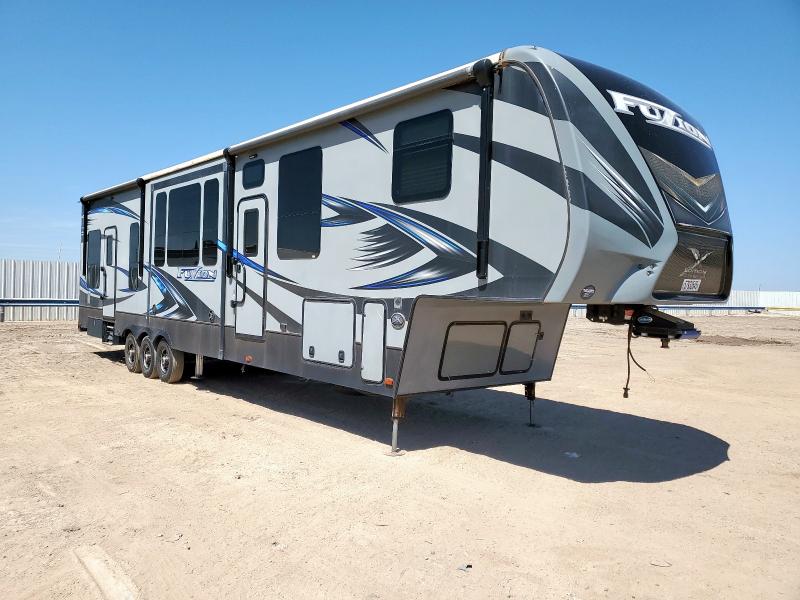 2017 Keystone Challenger 5Th Wheel