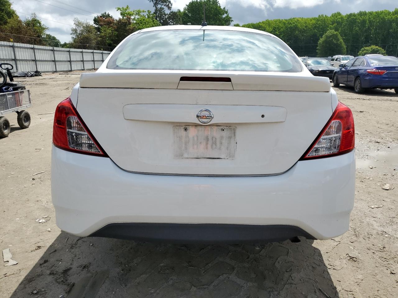 3N1CN7AP2JL801765 NISSAN VERSA 2018