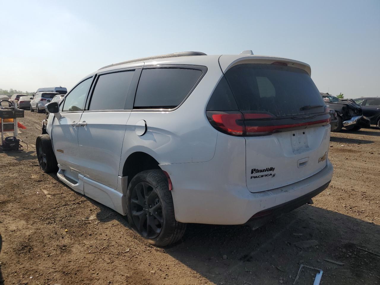 2022 Chrysler Pacifica Touring L white null flexible 2C4RC1BG9NR195561 photo #3