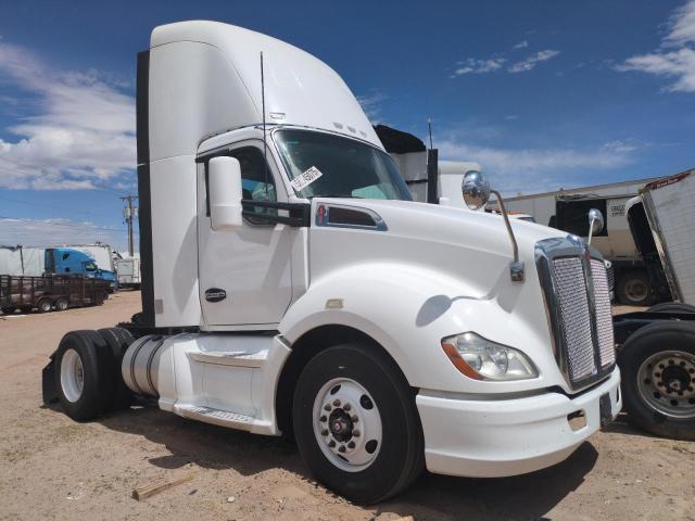 2014 Kenworth T680 Semi Truck