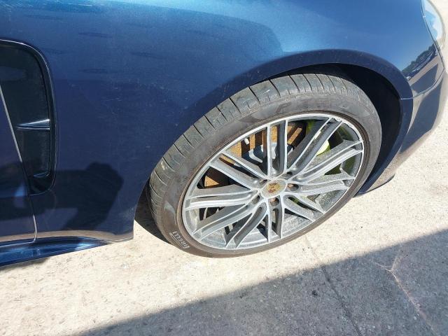 2017 PORSCHE PANAMERA 4