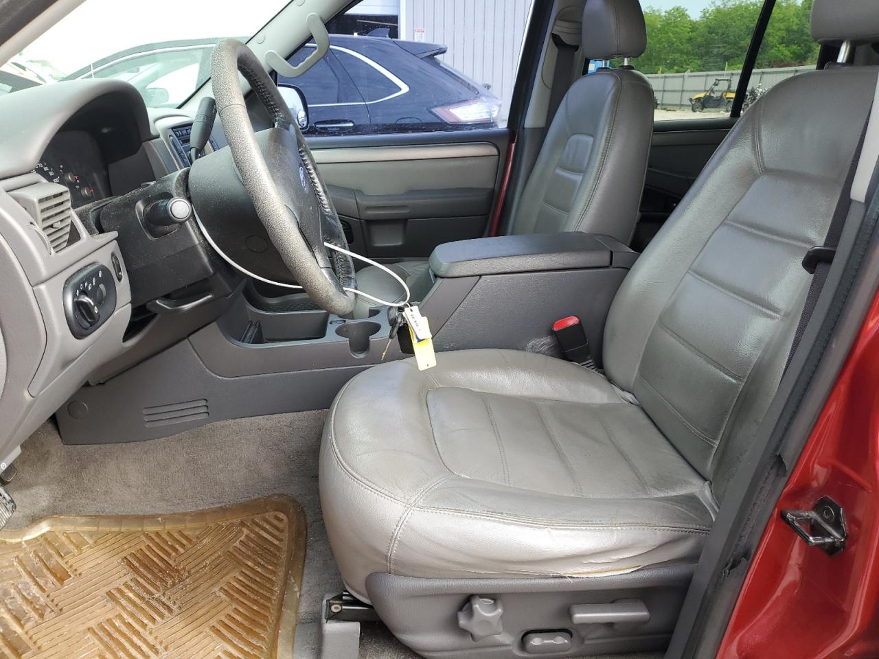 2004 Ford Explorer Xlt VIN: 1FMDU73WX4UB34247 Lot: 57212585