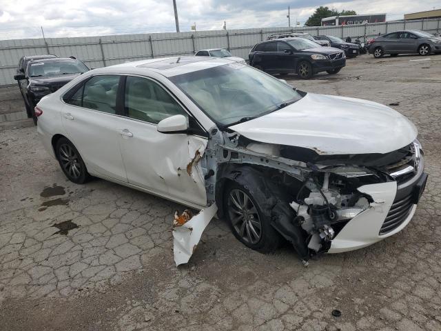  TOYOTA CAMRY 2017 Белы