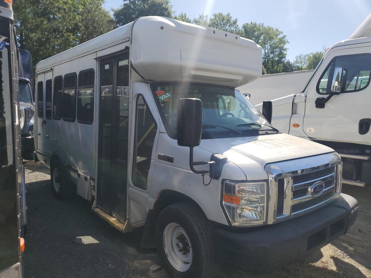 2017 Ford Econoline E350 Super Duty Cutaway Van продається в Waldorf, MD - Minor Dent/Scratches