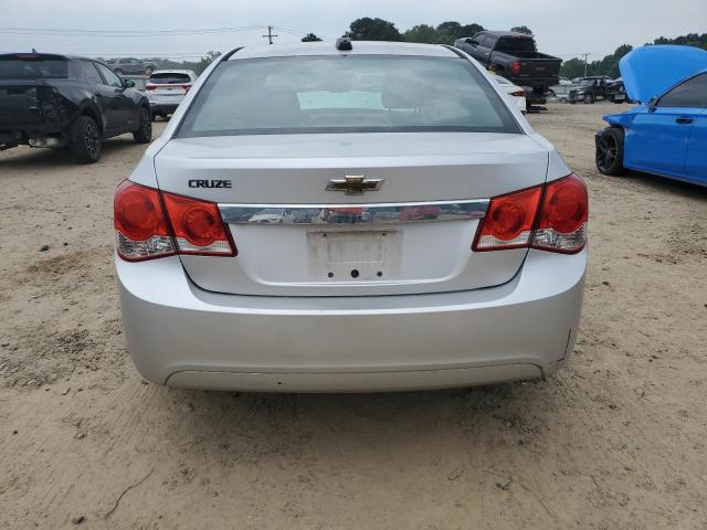 Sedans CHEVROLET CRUZE 2015 Srebrny
