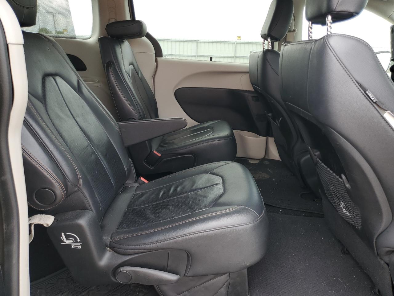 2018 Chrysler Pacifica Touring L VIN: 2C4RC1BG8JR127200 Lot: 56929415