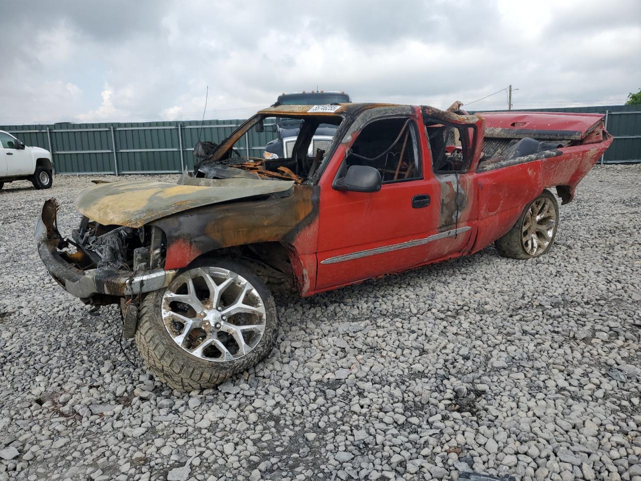2004 Gmc New Sierra K1500 for Sale in Sikeston, MO - Burn