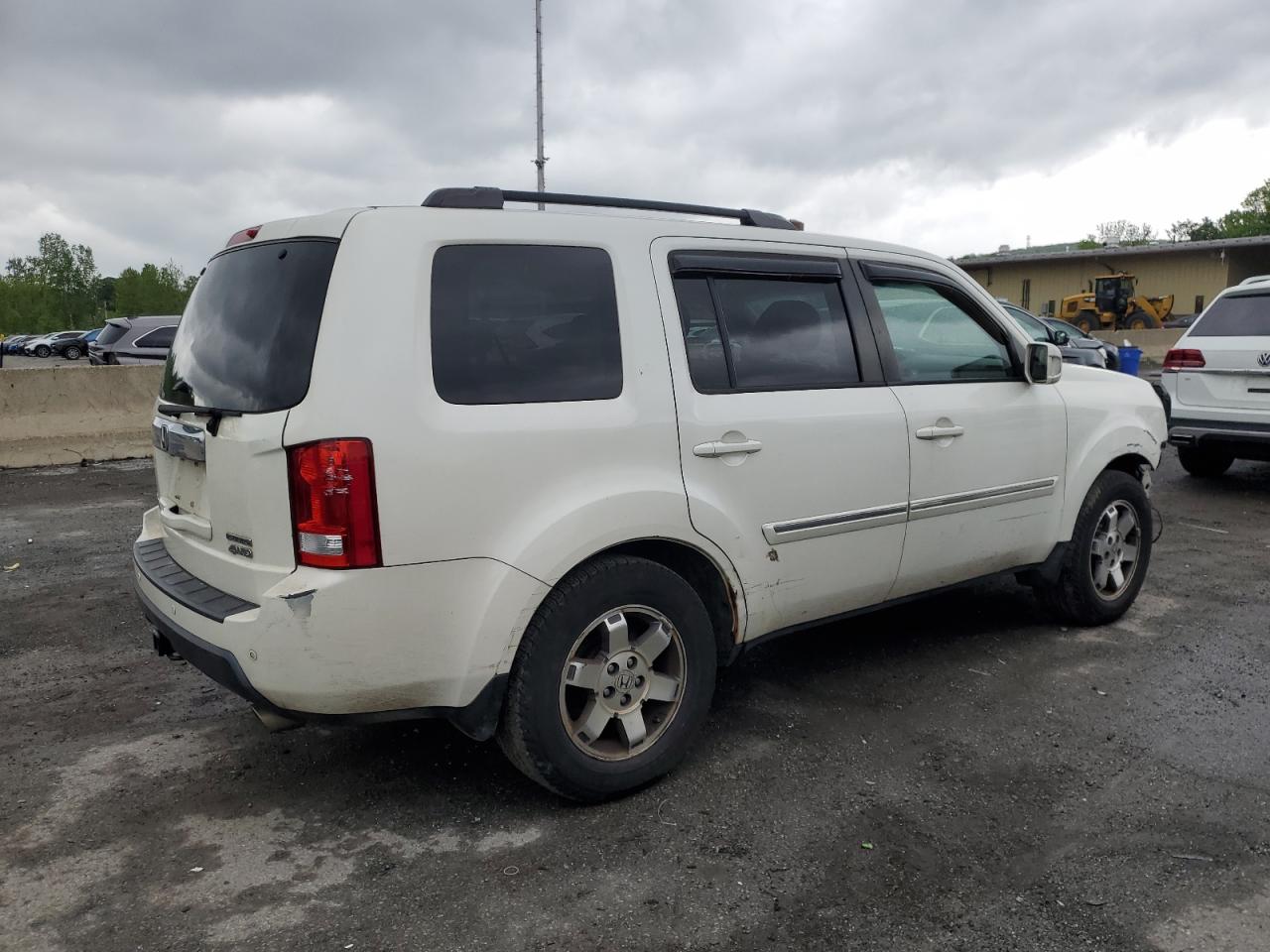 2011 Honda Pilot Touring VIN: 5FNYF4H92BB046168 Lot: 57095615