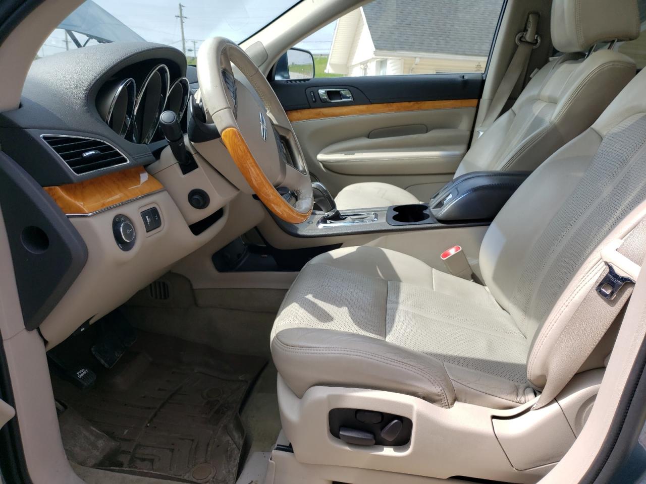2010 Lincoln Mkt VIN: 2LMHJ5AT3ABJ28125 Lot: 56229505