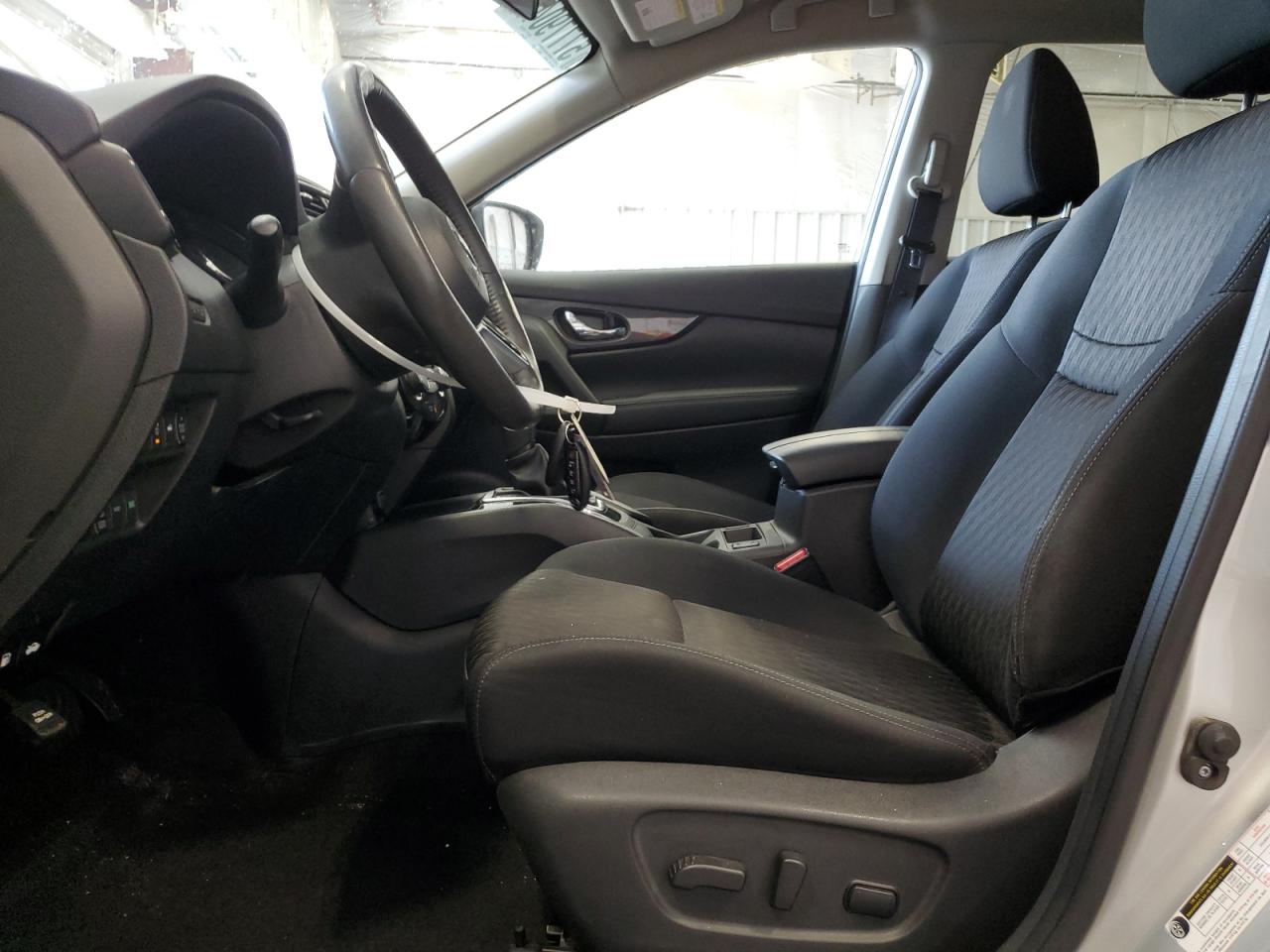 KNMAT2MV3HP566542 NISSAN ROGUE 2017