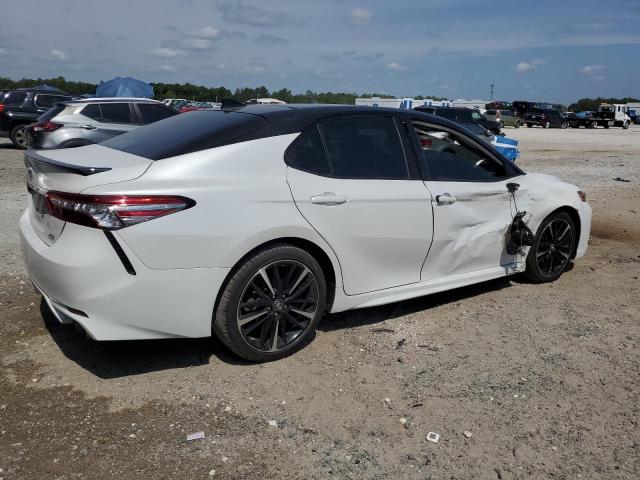  TOYOTA CAMRY 2019 White