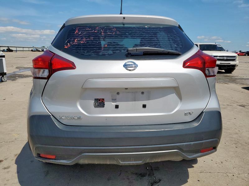  NISSAN KICKS 2018 Srebrny