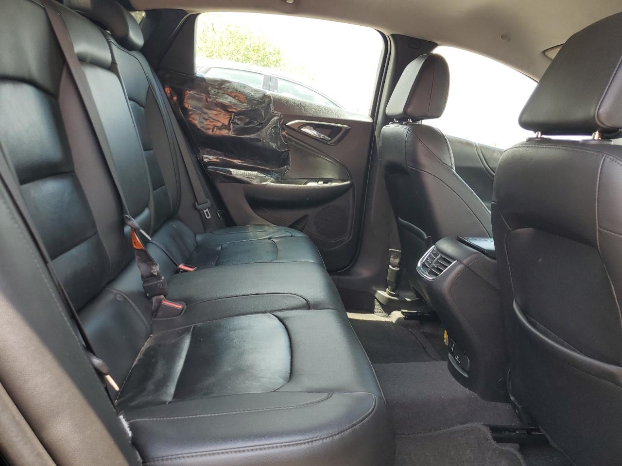 1G1ZE5ST5GF333727 CHEVROLET MALIBU 2016