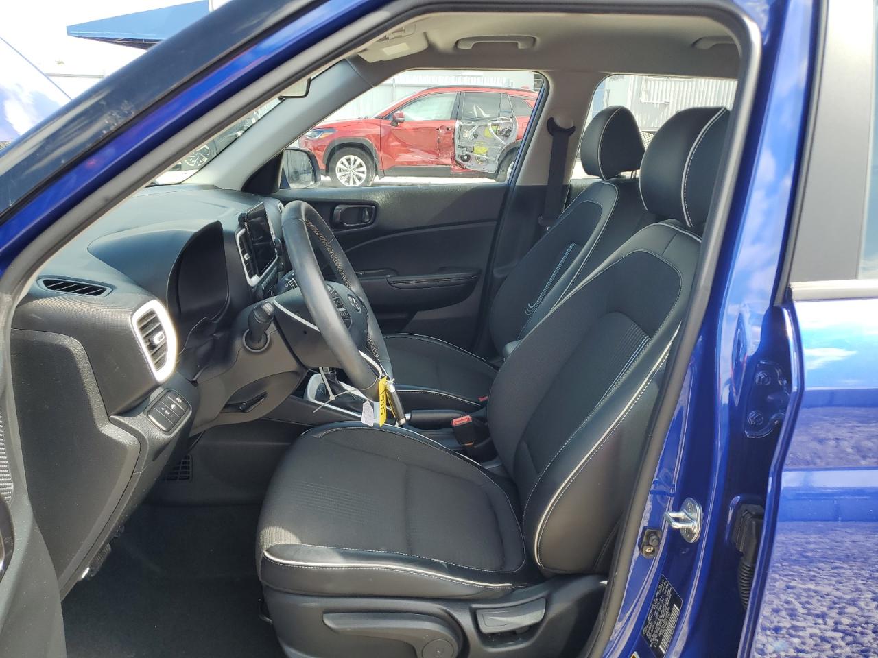 2022 Hyundai Venue Sel VIN: KMHRC8A36NU185995 Lot: 55934315