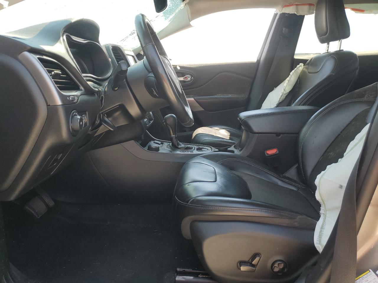 2019 Jeep Cherokee Latitude Plus VIN: 1C4PJMLB9KD404989 Lot: 58900765