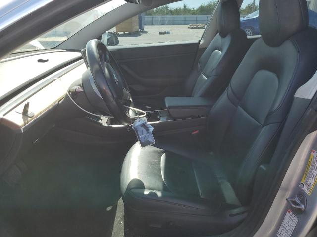  TESLA MODEL 3 2018 Серебристый