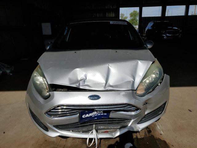  FORD FIESTA 2018 Серебристый