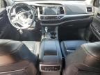 2016 Toyota Highlander Xle for Sale in Chicago Heights, IL - Front End