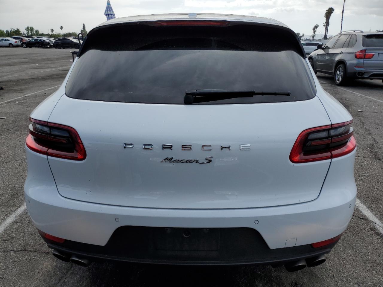 2018 Porsche Macan S VIN: WP1AB2A59JLB38235 Lot: 56897325