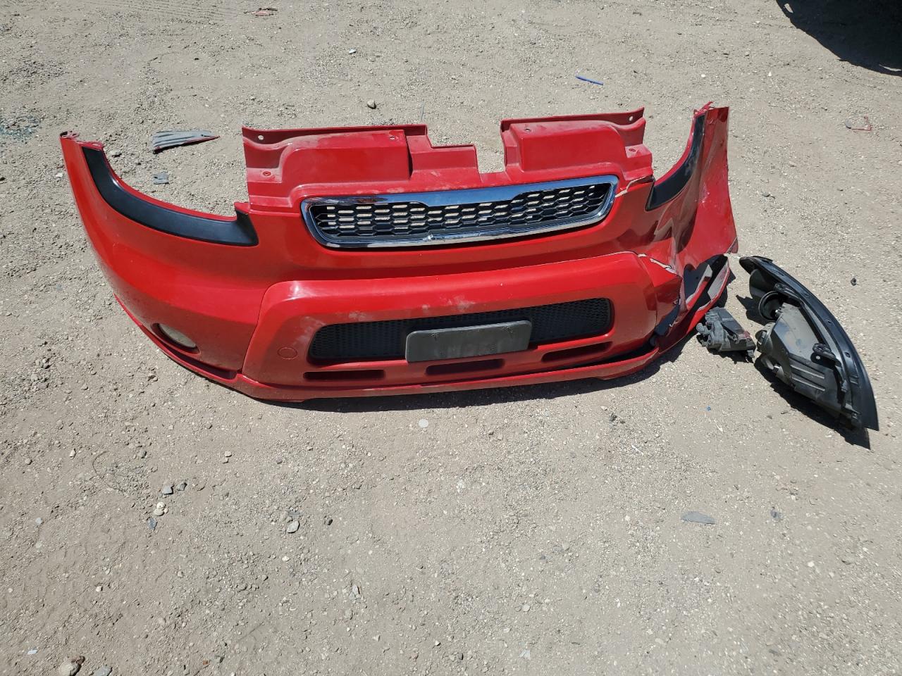 2011 Kia Soul + VIN: KNDJT2A2XB7292824 Lot: 59192785