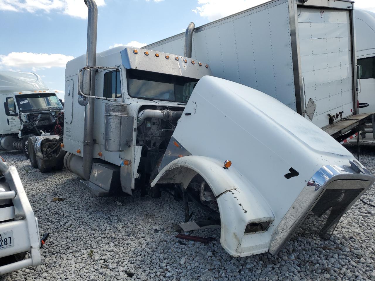 1998 Freightliner Fld Semi Truck for Sale in Greenwood, NE - Front End