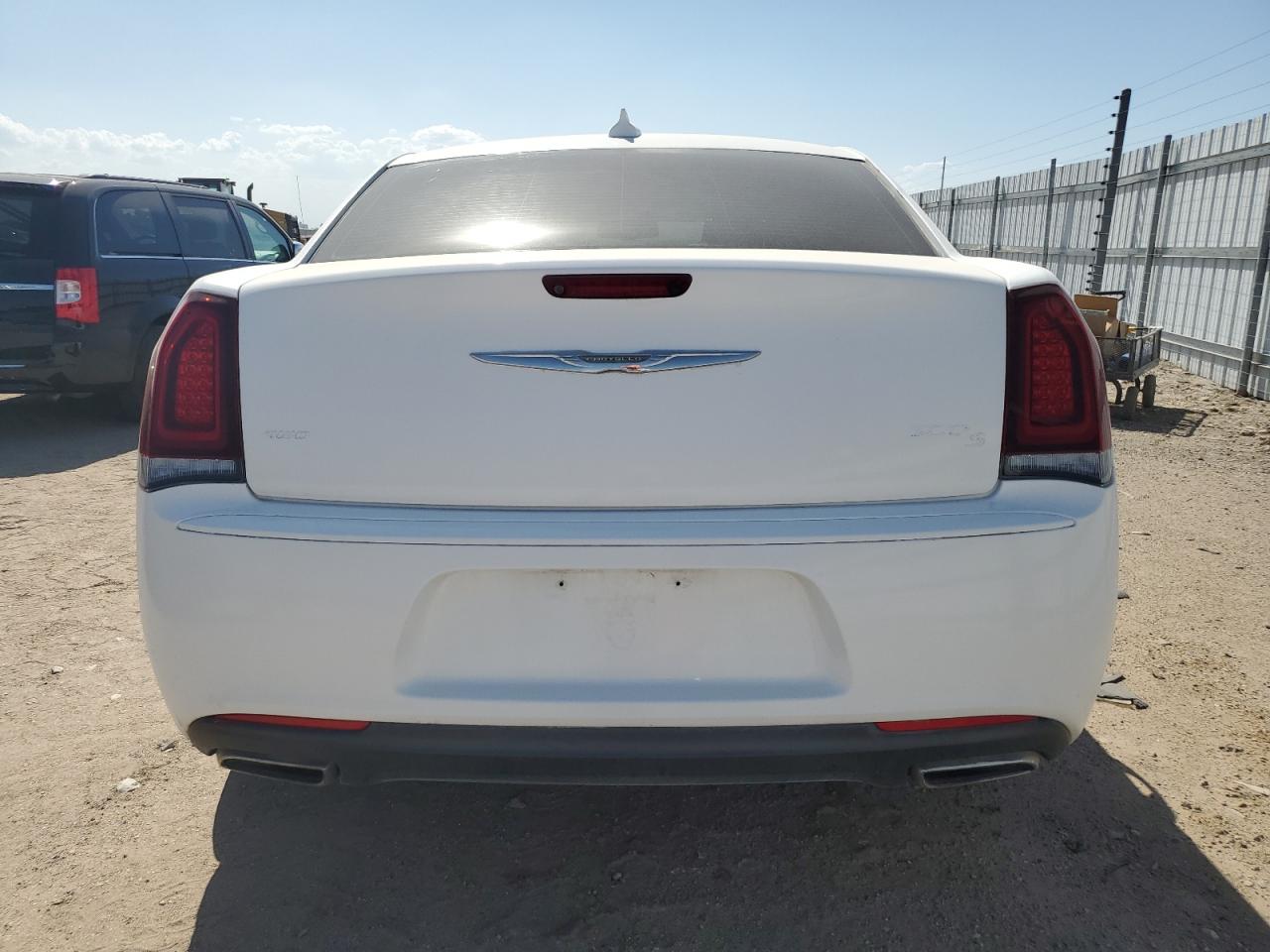 2015 Chrysler 300 S VIN: 2C3CCAGG8FH927172 Lot: 81405304
