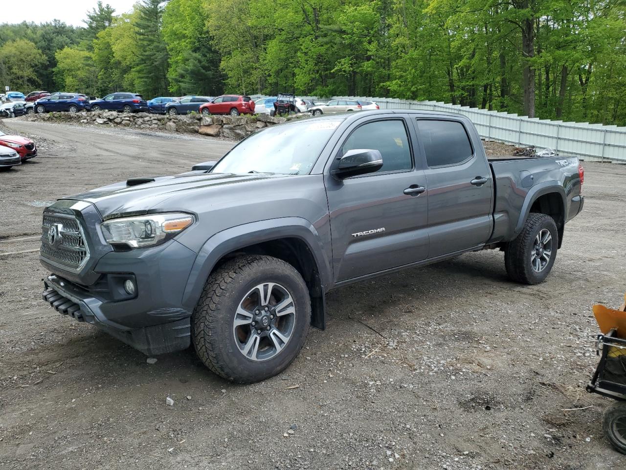 2017 Toyota Tacoma Double Cab იყიდება Center Rutland-ში, VT - All Over