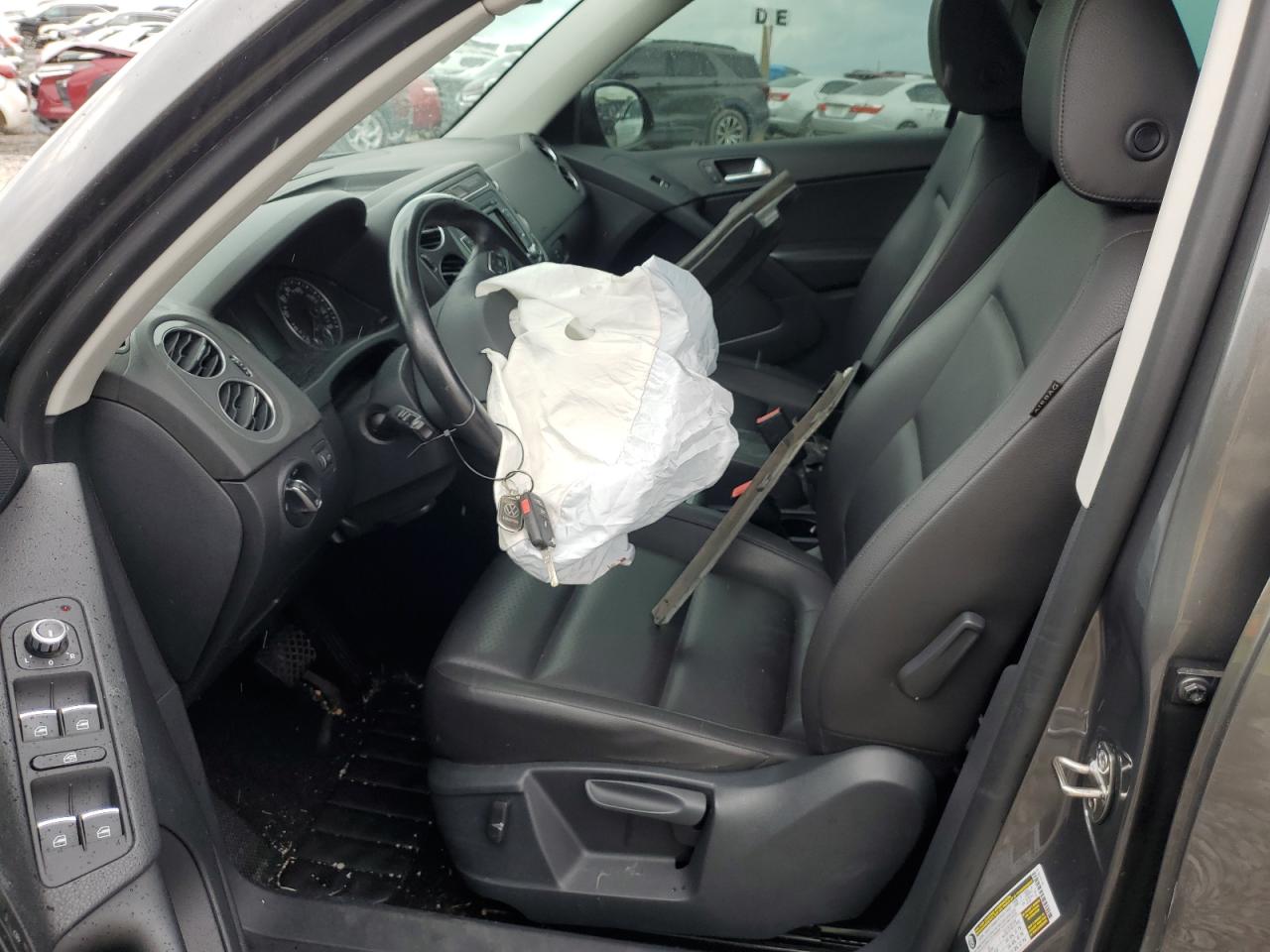 2014 Volkswagen Tiguan S VIN: WVGAV3AX6EW619592 Lot: 57236455