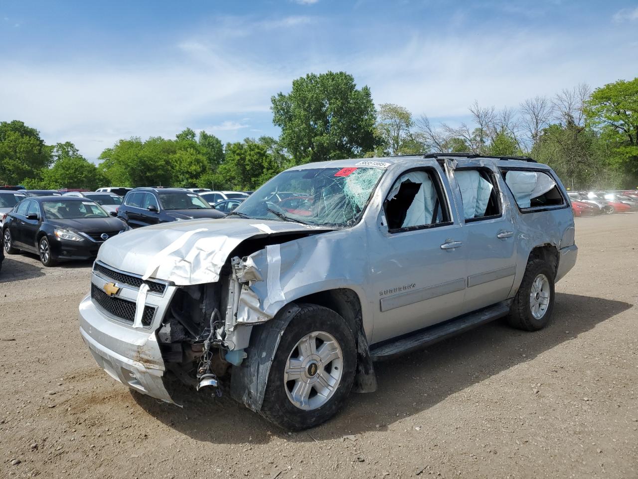 2011 Chevrolet Suburban K1500 Lt zu verkaufen in Des Moines, IA - Rollover