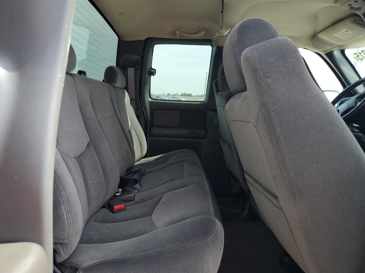 2004 GMC New Sierra K1500 VIN: 1GTEK19T94E262501 Lot: 57062015