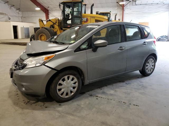 Hatchbacks NISSAN VERSA 2015 Srebrny