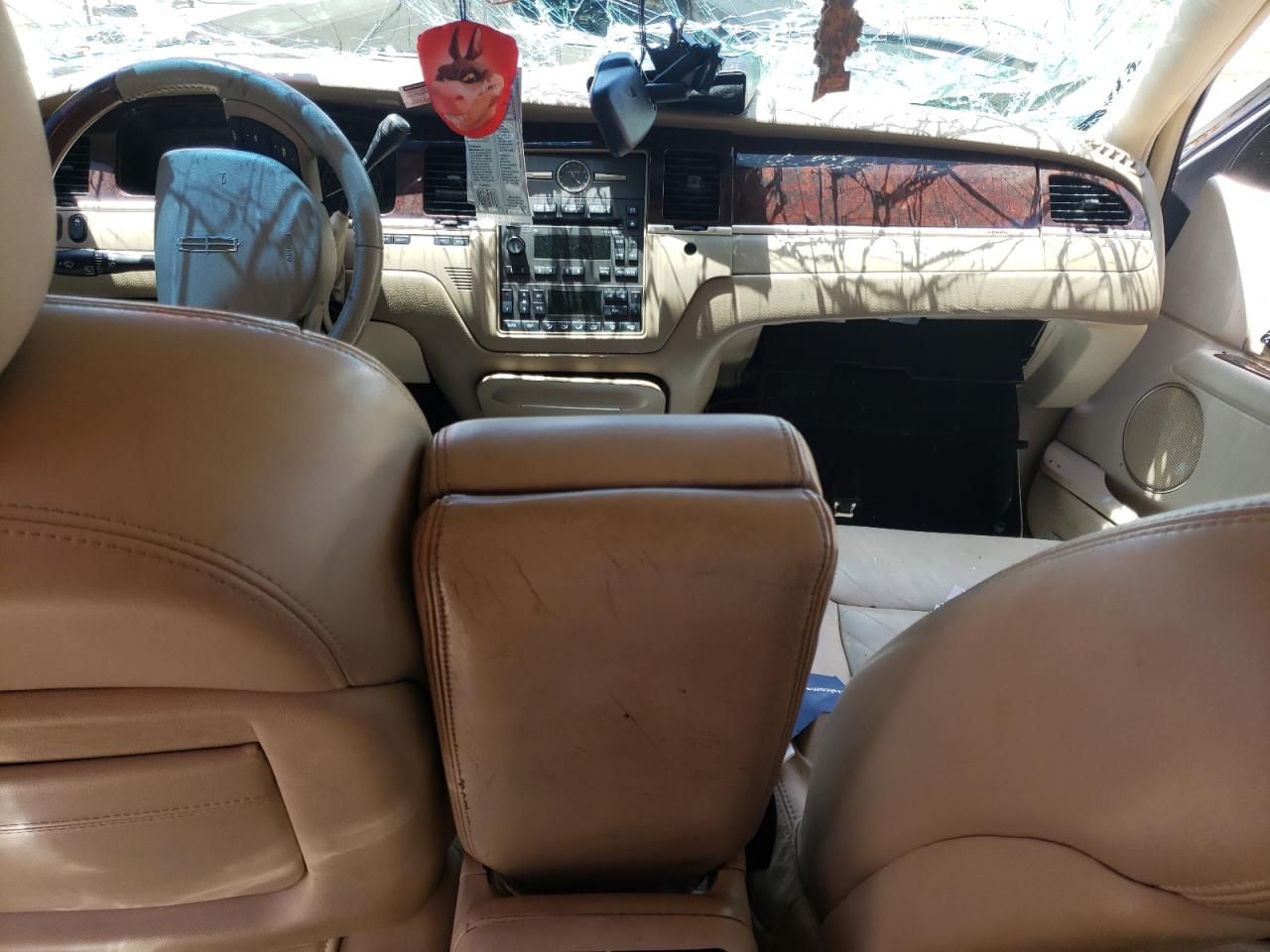 2006 Lincoln Town Car Signature Limited VIN: 1LNHM82V96Y648893 Lot: 57949075