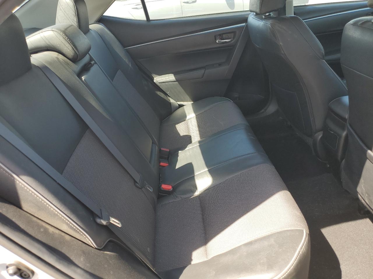2015 Toyota Corolla L VIN: 5YFBURHE2FP298759 Lot: 57000095