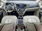 2018 Chrysler Pacifica Hybrid Limited na sprzedaż w Cahokia Heights, IL - Front End