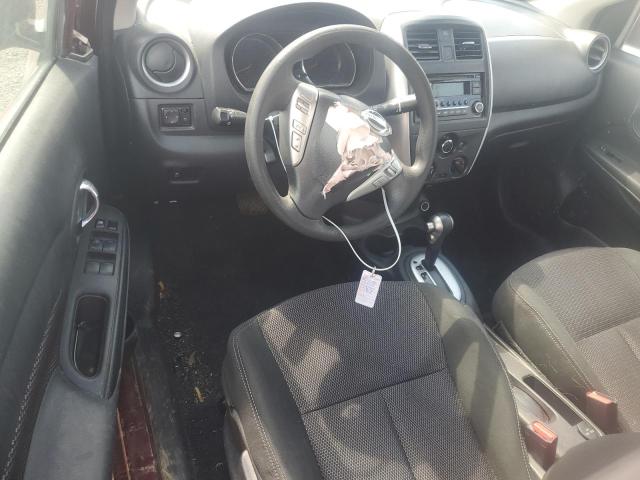  NISSAN VERSA 2018 Червоний