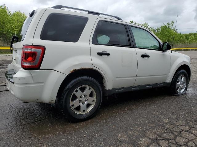 Паркетники FORD ESCAPE 2012 Белый