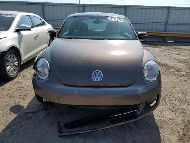  VOLKSWAGEN BEETLE 2013 Brązowy