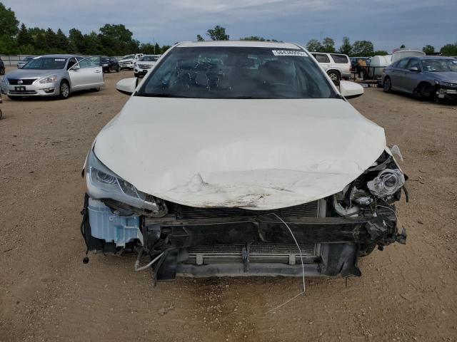  TOYOTA CAMRY 2016 Белы