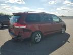 2012 Toyota Sienna Le იყიდება Ham Lake-ში, MN - Rear End