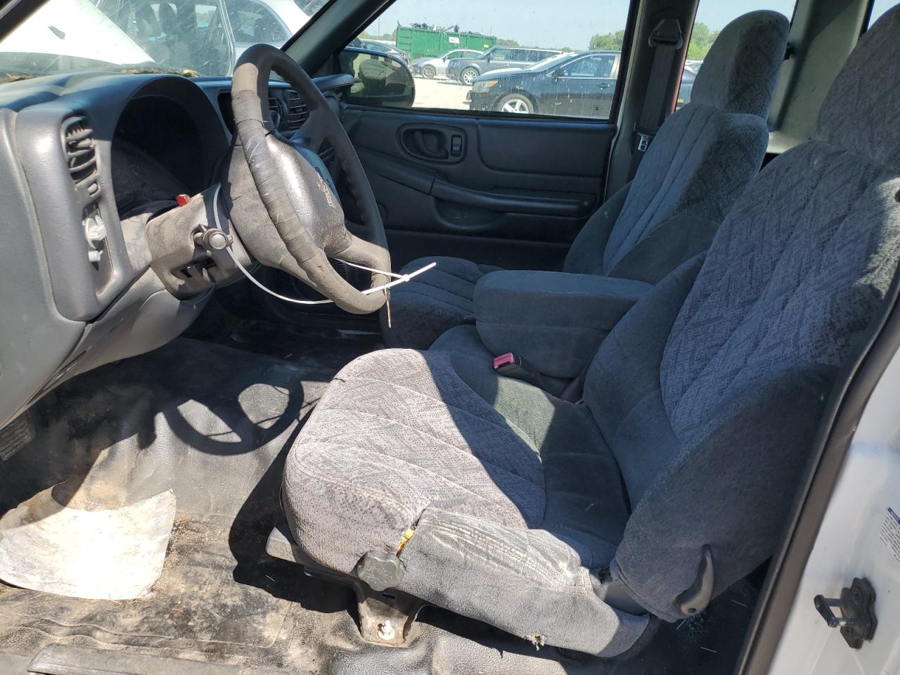 2002 GMC Sonoma VIN: 1GTCS19WX28113477 Lot: 56958425
