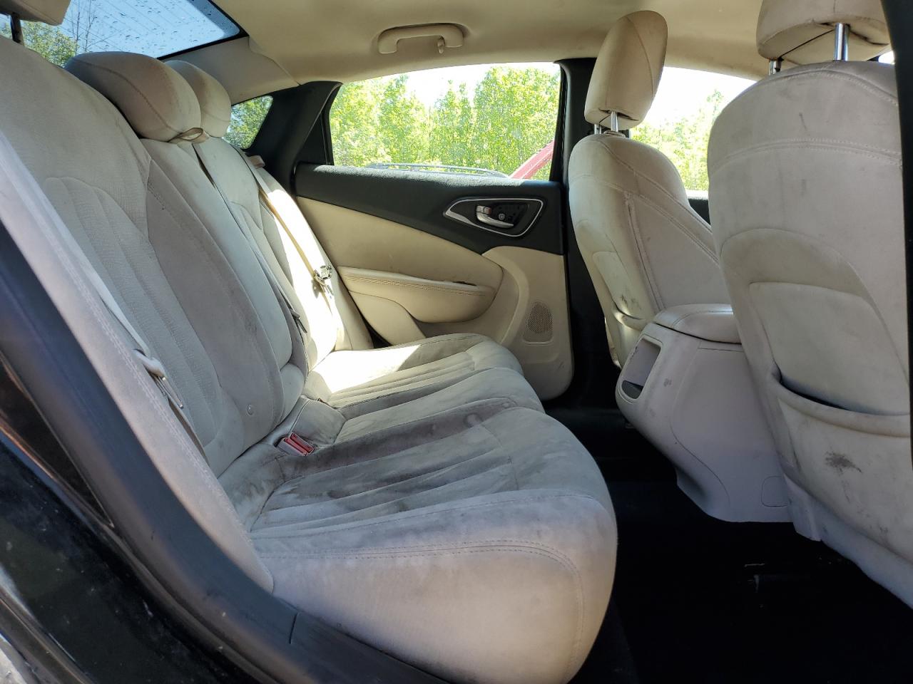 2015 Chrysler 200 Limited VIN: 1C3CCCAB6FN627419 Lot: 57141485
