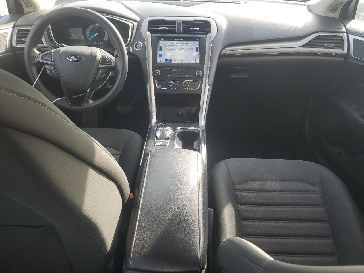 2019 Ford Fusion Se VIN: 3FA6P0LU6KR124884 Lot: 54027295