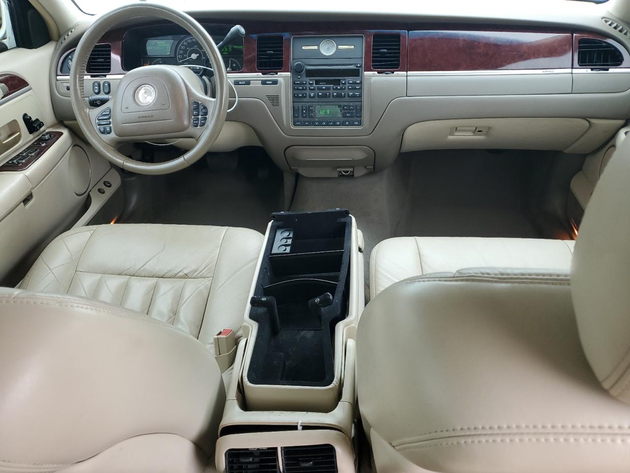 2004 Lincoln Town Car Executive VIN: 1LNHM81W54Y622217 Lot: 58786055