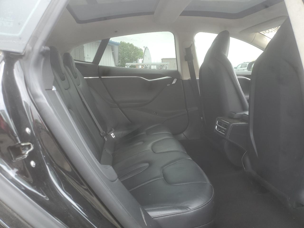 2014 Tesla Model S VIN: 5YJSA1H1XEFP38650 Lot: 57150735