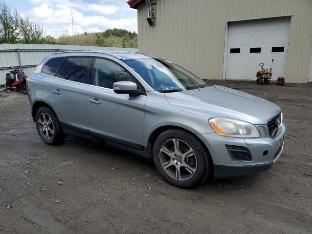  VOLVO XC60 2013 Серебристый