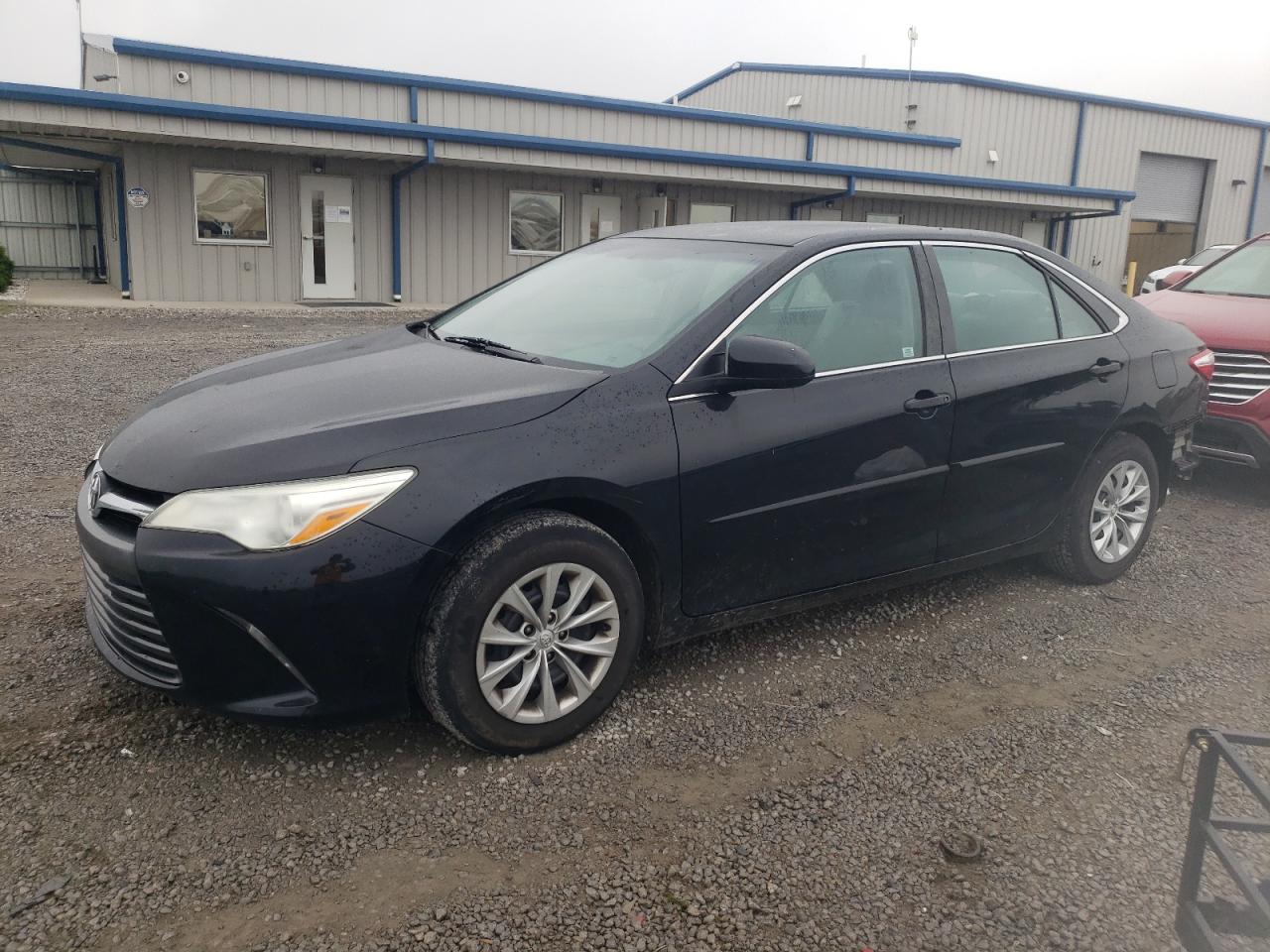2016 Toyota Camry Le იყიდება Earlington-ში, KY - Rear End