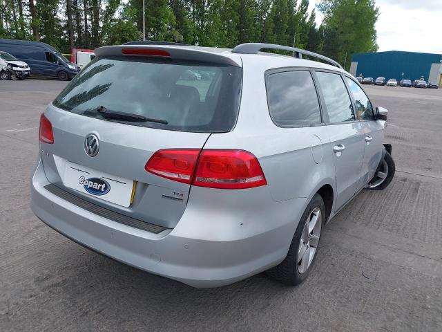 2011 VOLKSWAGEN PASSAT S B