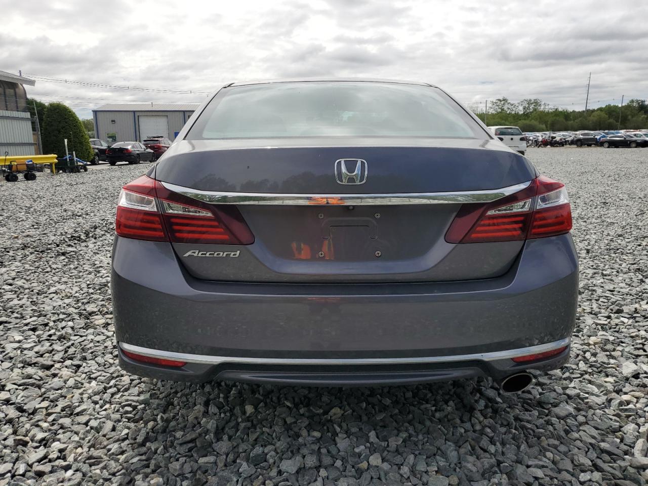 1HGCR2F38HA092126 HONDA ACCORD 2017