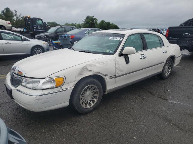 2000 Lincoln Town Car Signature